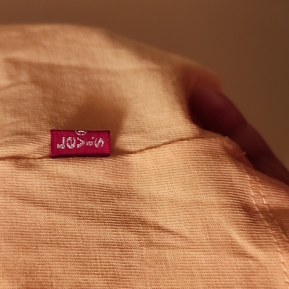 Levi's ladies tee - Picture 3 of 6